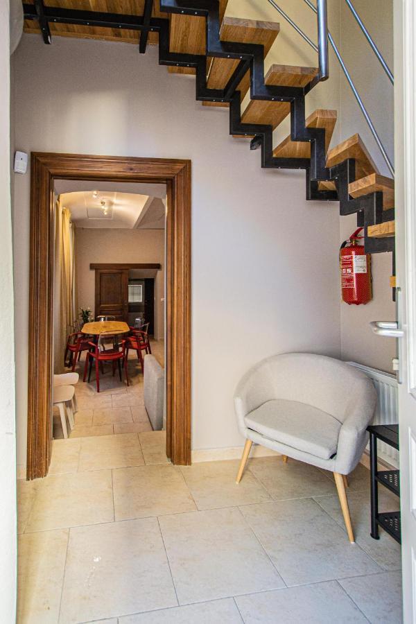 Modern And Spacious Apartments In City Center Прага Экстерьер фото