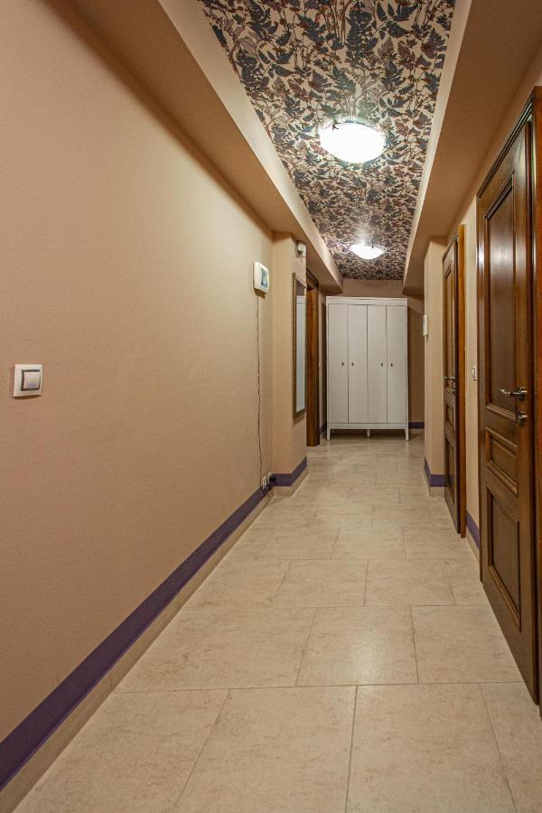 Modern And Spacious Apartments In City Center Прага Экстерьер фото
